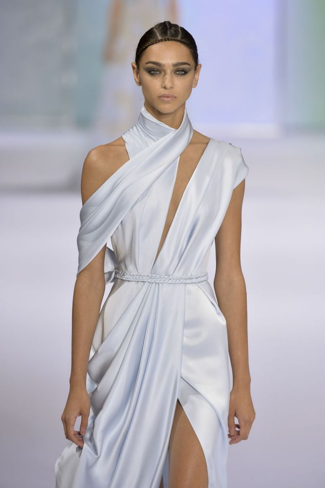 Ντεκολτέ με διαφορετικά κοψίματα